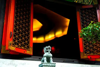 Half Day Private Hong Kong Kowloon Culture Tour to Wong Tai Sin Temple and Wallted City Park