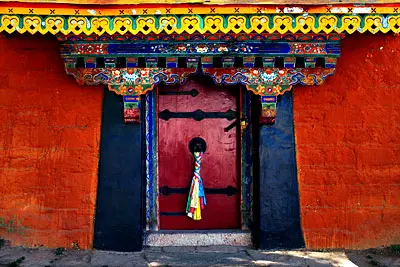 23-Day Culture and Landscape Private Tour to South China and Tibet