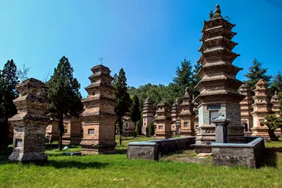 2 Days Henan Zhengzhou and Luoyang Tour Include   Shaolin Temple and Longmen Grottoes