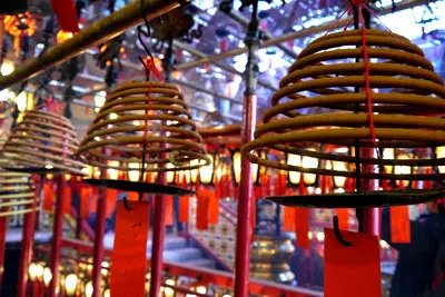 Half Day Hong Kong Highlights Tour to New Territories for the Kam Tin Walled Village, Man Mo Temple & the Lam Tsuen Wishing Tree