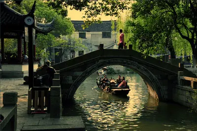 4 Days Shanghai and Suzhou Tour Include the Bund, Lingering Garden, Tongli Water Town, etc