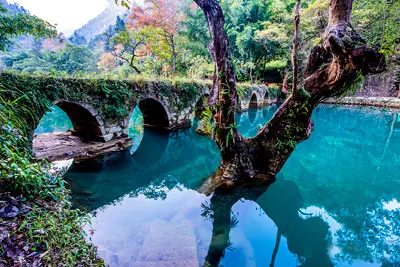 One Day Seven Small Arches Bus Tour