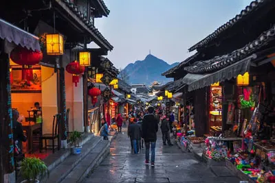 One Day Guizhou Qingyan Ancient Town and Huaxi Park Bus Tour