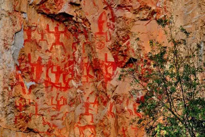 Huashan Cliff Painting