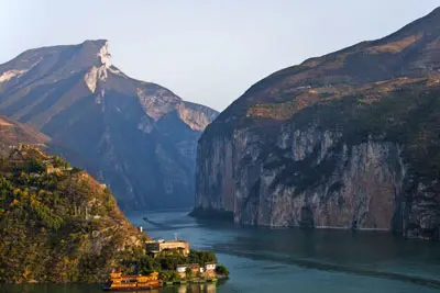 4 Days Yangtze River Three Gorges Downstream Chongqing to Yichang Tour