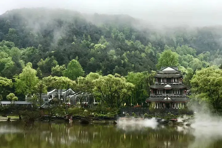 Free and Unfettered Lake