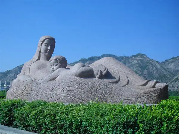 Sculpture of Mother Yellow River